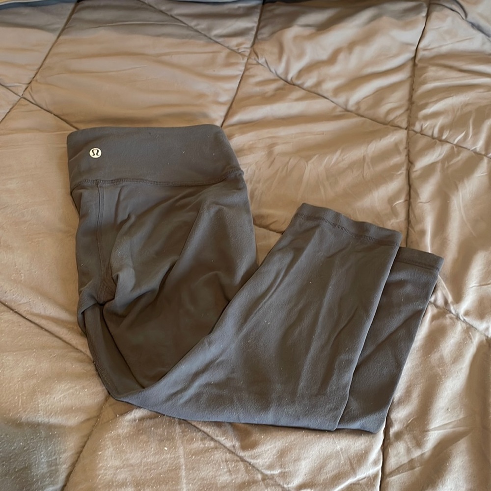 Lululemon capris. Size 6